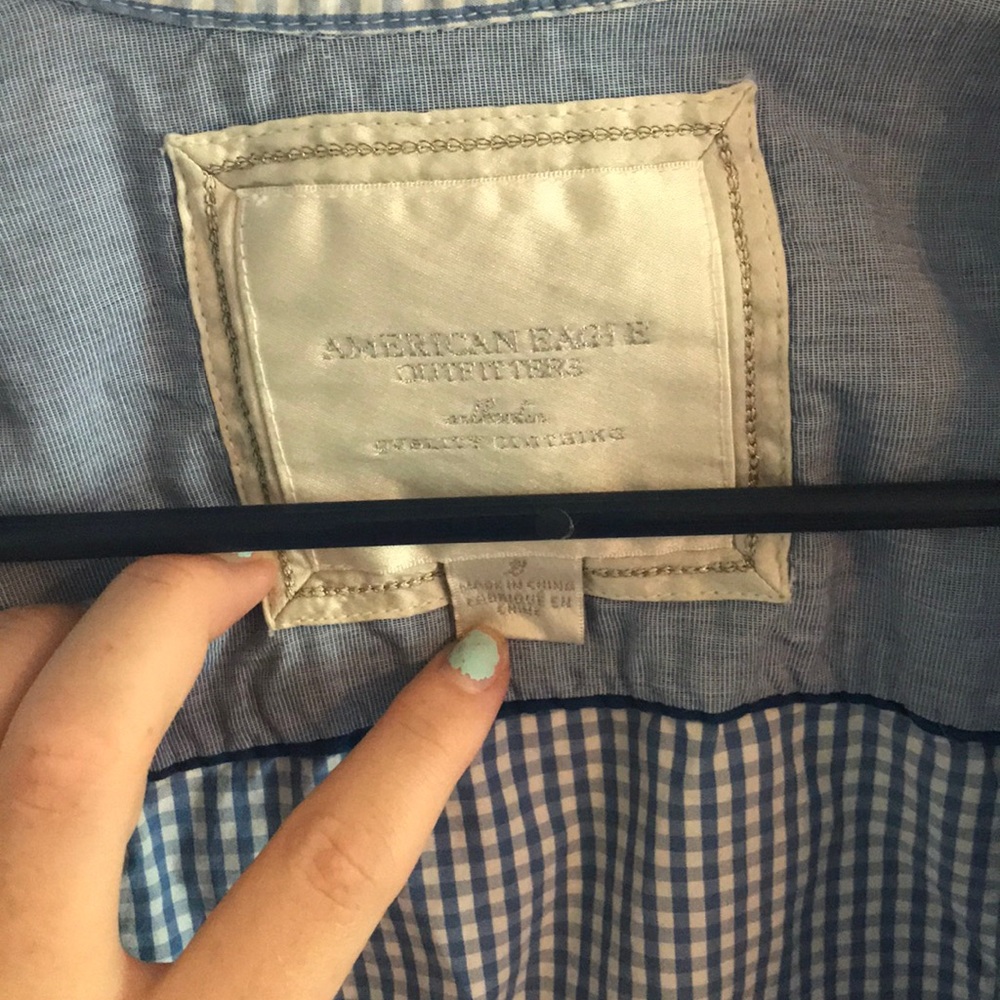 Button down - Picture 2 of 3